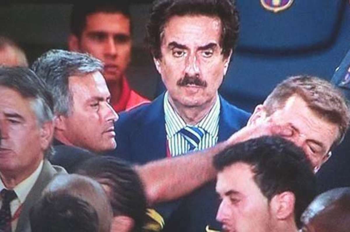 Mourinho: "Es un d&iacute;a triste para el f&uacute;tbol y para Barcelona"