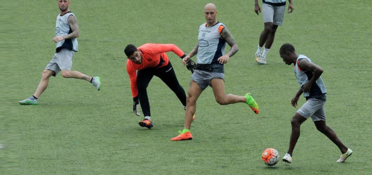 Barcelona entren&oacute; a puertas cerradas en el estadio Monumental preparando el duelo ante Liga de Quito.