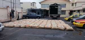 El pasado jueves, agentes detuvieron a dos hombres de una banda dedicada al desv&iacute;o de sustancias qu&iacute;micas para procesamiento de coca&iacute;na.  