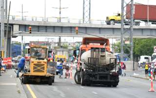 La Dirección de Obras Públicas detalló que inició el mantenimiento de la Vía Perimetral hasta la Av. 25 de Julio. 