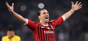 El sueco, de 38 a&ntilde;os, ya triunf&oacute; en Italia con el Juventus (2004-2006), el Inter de Mil&aacute;n (2006-2009) y el Milan (2010-2012).