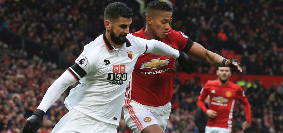 Manchester United cumple ante Watford en su pelea por puestos europeos