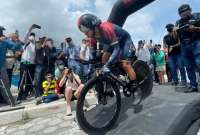 Chalapud gana y asegura el liderato de Sevilla en la Vuelta al Ecuador