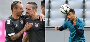 El brasile&ntilde;o Rafinha (izq.) conversa con el delantero franc&eacute;s Franck Ribery durante la pr&aacute;ctica que realiz&oacute; ayer el Bayern M&uacute;nich. &rarr;El portugu&eacute;s Cristiano Ronaldo tiene asegurada su presencia como titular en el partido de esta tarde en el Allianz Arena. 