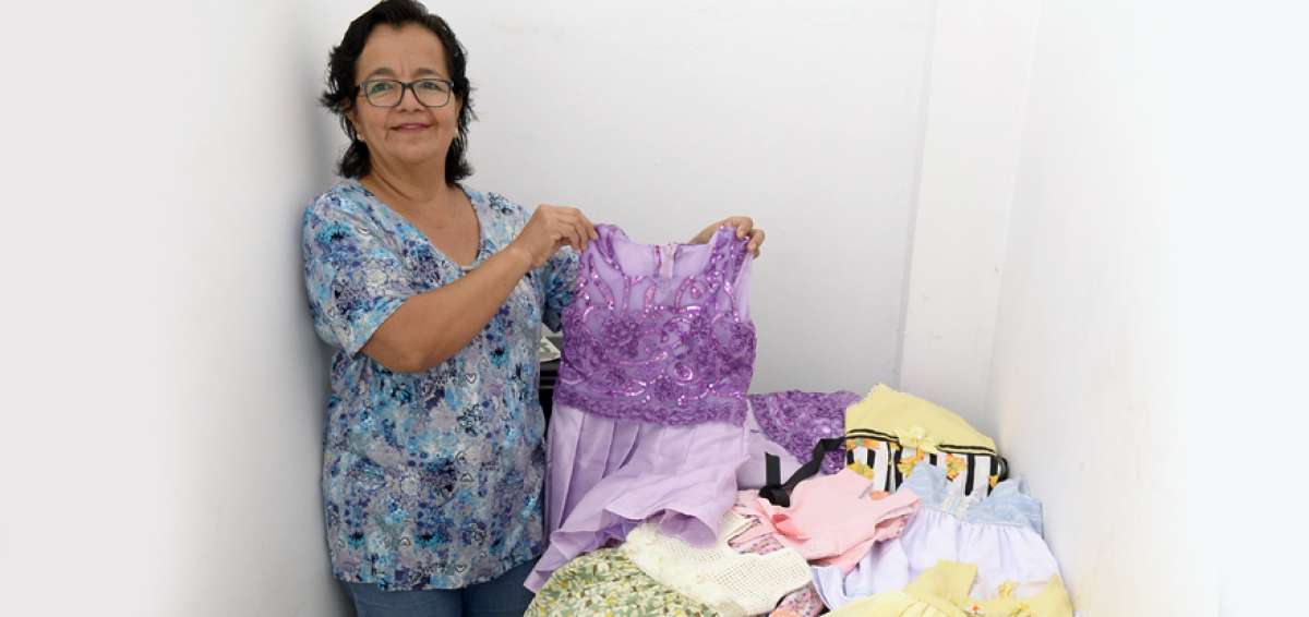 Los dise&ntilde;os de Marta Acaro se comercializan en Instagram (cuenta @hechoconamorecuador).