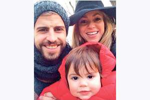 Shakira y Gerard Piqu&eacute; junto a su primer hijo Milan, que naci&oacute; en enero de 2013.