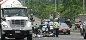 El accidente ocurri&oacute; aproximadamente a las 10:40 de ayer en la v&iacute;a Perimetral. La v&iacute;ctima mortal tiene 38 a&ntilde;os y es oriunda de Esmeraldas.