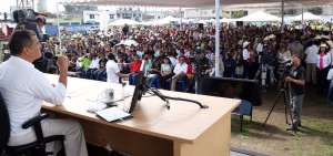 El presidente Rafael Correa durante su informe de actividades, desde San Pedro de Taboada en el cant&oacute;n Rumi&ntilde;ahui, en Pichincha.