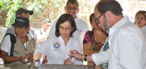 La ministra de Salud, Margarita Guevara estuvo en la frontera sur con su hom&oacute;logo peruano, para firmar un acuerdo y trabajar con los ciudadanos.