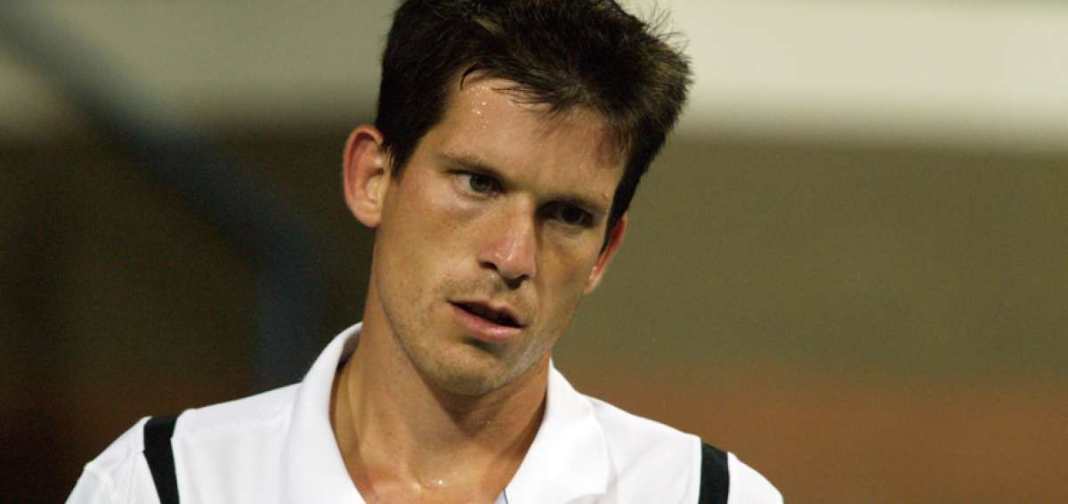 El partido de la noche de este s&aacute;bado 1 de diciembre entre Tim Henman (foto) y Nicol&aacute;s Lapentti servir&aacute; para apoyar a la Fundaci&oacute;n Ecuatoriana de Tenis en Ruedas.