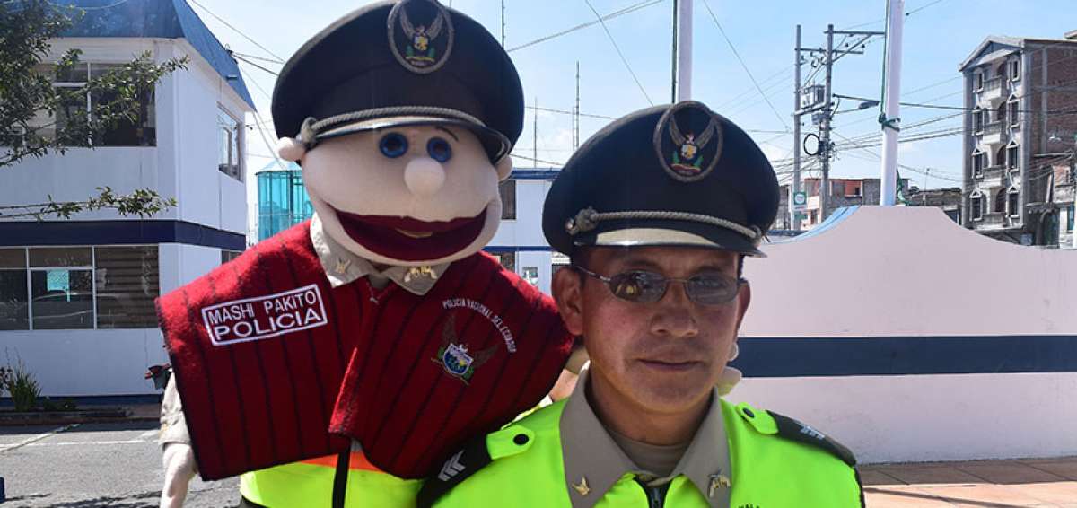 Alfredo encontr&oacute; su alter ego en el Mashi Paquito biling&uuml;e