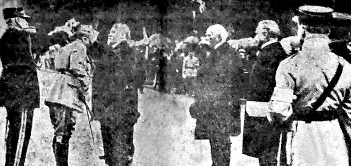 Gobierno de Francia condecora al general Adolphe Guillaumat