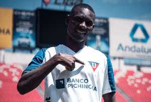 Janner Corozo lleg&oacute; a Quito para firmar su contrato con Liga Deportiva Universitaria.