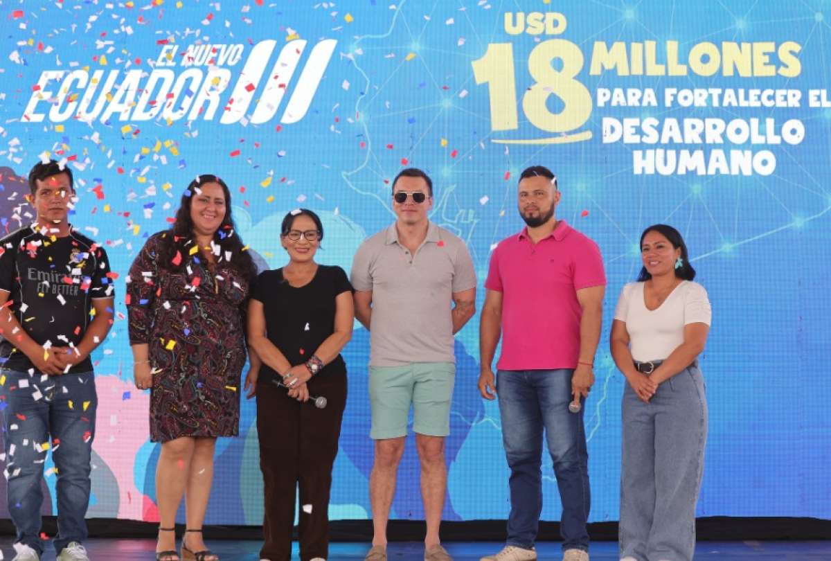 Presidente Noboa impulsa emprendimientos con nueva entrega de Cr&eacute;ditos de Desarrollo Humano
