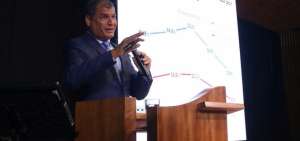 Mandatario expuso la pol&iacute;tica econ&oacute;mica implementada esta d&eacute;cada en Ecuador