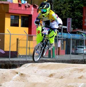 Imbabura y Azuay dominan en la IV V&aacute;lida Nacional de BMX