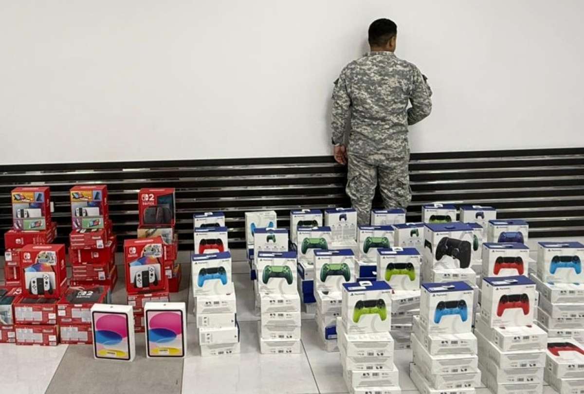 Durante un control en el Aeropuerto Internacional Eloy Alfaro, el Servicio Nacional de Aduana del Ecuador (SENAE) detect&oacute; y retuvo 201 dispositivos electr&oacute;nicos.