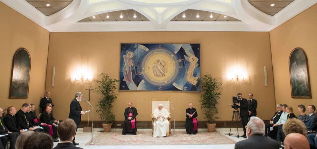 La limpieza del banco del Vaticano, involucrado en el pasado en esc&aacute;ndalos por nexos con la mafia y blanqueo, se complet&oacute; a finales de 2015.