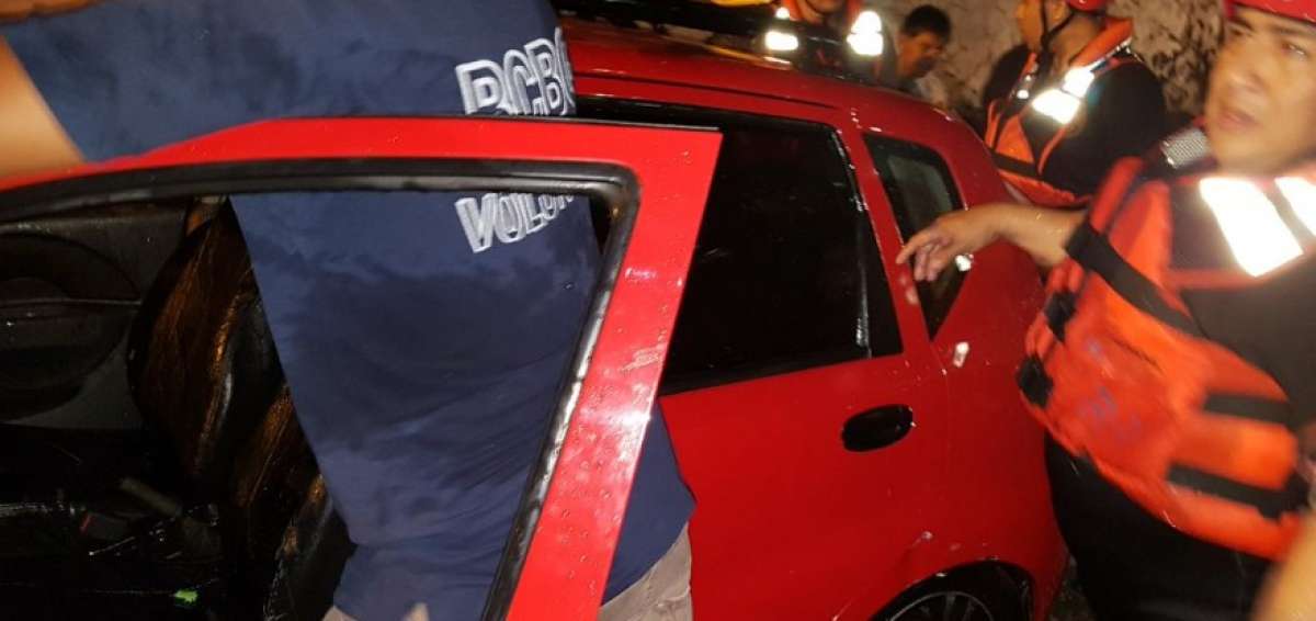 Conductor de veh&iacute;culo que cay&oacute; al estero Salado falleci&oacute;