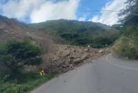 Deslizamiento de tierra en la vía Loja-Catamayo