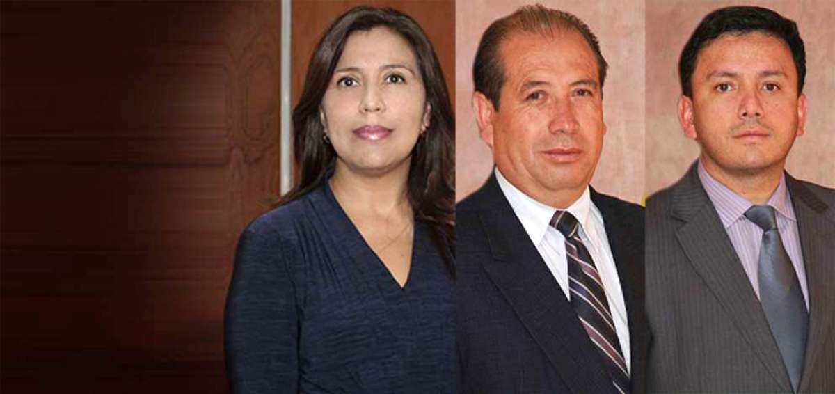 De izquierda a derecha, Sylvia S&aacute;nchez, &Eacute;dgar Flores (ponente) y Richard Villag&oacute;mez, integran el Tribunal Penal de la CNJ que estar&aacute; a cargo del juicio.