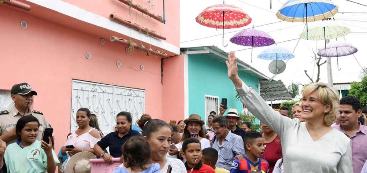 La Alcaldesa destac&oacute; la participaci&oacute;n mayoritaria de las mujeres, que se organizaron para embellecer las fachadas y calzadas de sus vecindarios.