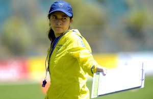 Ara&uacute;z obtuvo  el r&eacute;cord Guinness como la entrenadora m&aacute;s joven en la historia de los mundiales, tanto de mujeres como de varones. Foto: Conmebol
