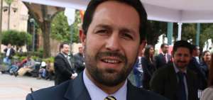 Matr&iacute;cula en l&iacute;nea disminuye las largas colas