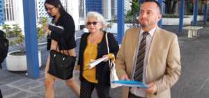 La secretaria de Transparencia, Mar&iacute;a Arboleda, y el procurador judicial Byron Pachecho, acudieron la ma&ntilde;ana de este jueves 21 de junio, a la Fiscal&iacute;a para presentar la denuncia.