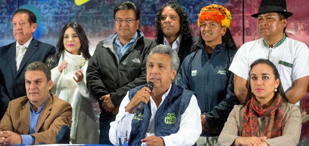 El candidato Len&iacute;n Moreno brind&oacute; una rueda de prensa desde la casa de campa&ntilde;a del movimiento Alianza PAIS, al norte de Quito.