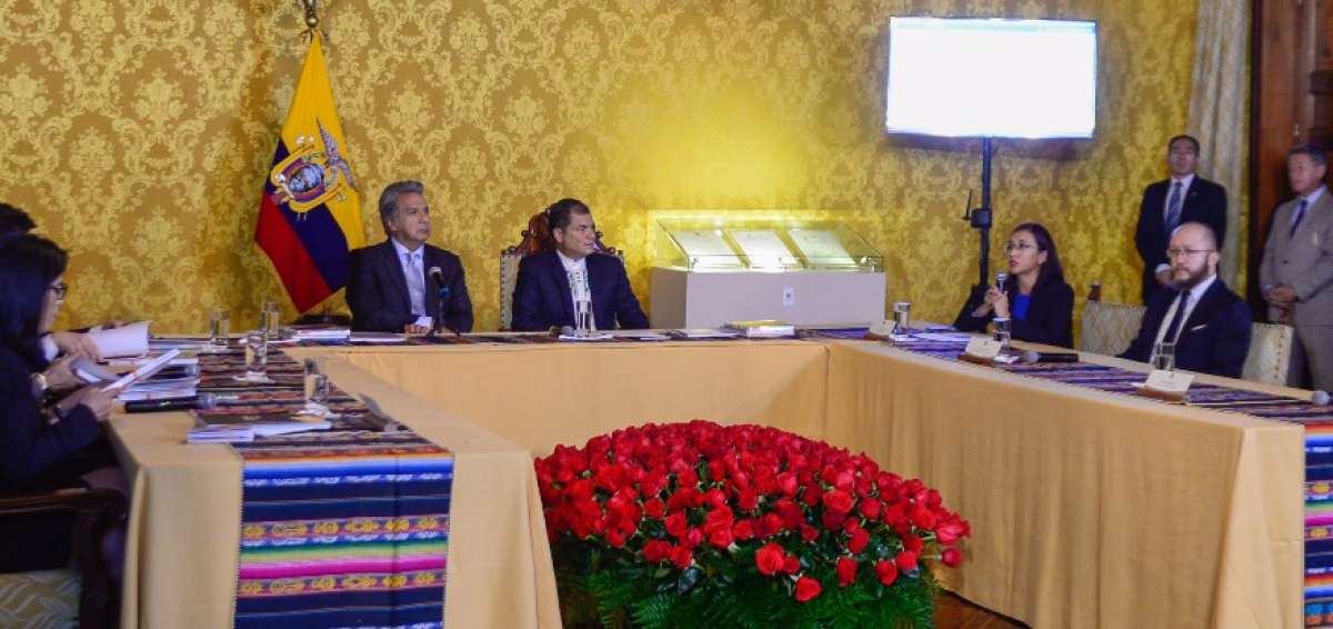Los mandatarios; entrante, Len&iacute;n Moreno y saliente, Rafael Correa, se reunieron el viernes pasado en Carondelet con sus respectivos equipos t&eacute;cnicos de transici&oacute;n.