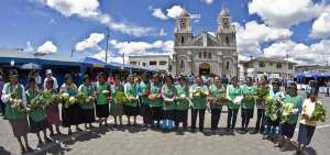 Varias asociaciones productivas de Quisapincha acogen a j&oacute;venes mujeres que han intentado fallidamente viajar hacia Estados Unidos.