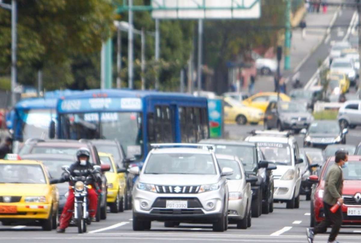 En la capital, en 2024, 471.116 carros aprobaron la revisión vehícular.
