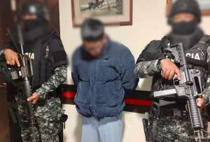 El operativo en Cuenca dejó como resultado la detención de ocho personas.
