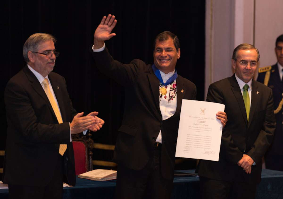El Mandatario ecuatoriano fue investido doctor "honoris causa" por la Universidad de Santiago. Foto: Marco Salgado/ EL TEL&Eacute;GRAFO.