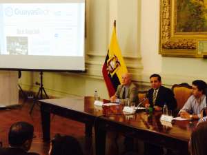 En la presentaci&oacute;n del evento estuvieron presentes Rafael Rold&aacute;n, presidente de PC World Ecuador y organizador del Campus Party en Quito, el gobernador del Guayas, Rolando Panchana y Richard Mor&aacute;n, gerente de CNT.