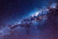 Un estudio revela cómo se formaron las estrellas del centro de la Vía Láctea