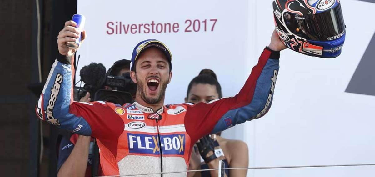 Dovizioso vence en Gran Breta&ntilde;a y es l&iacute;der del Mundial tras la retirada de M&aacute;rquez
