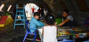 En la frontera Ecuador con Per&uacute; se instalaron carpas humanitarias.