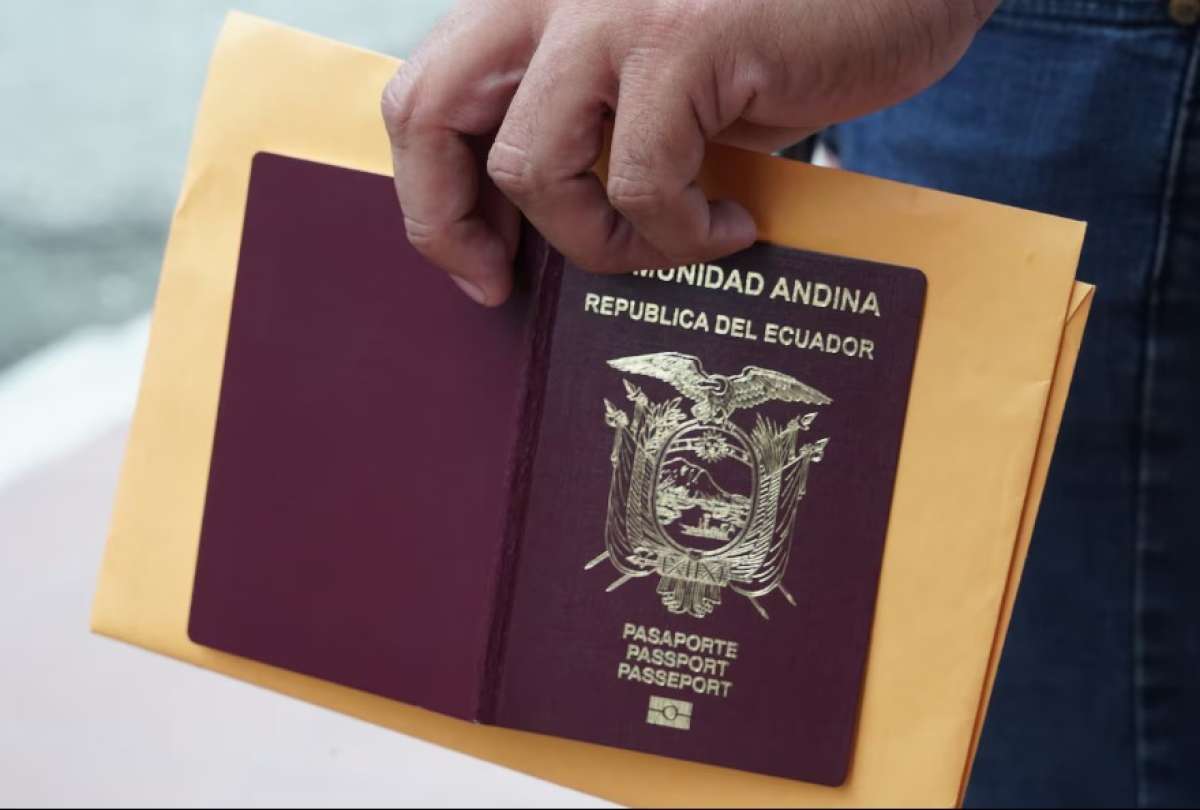 Pasaporte ecuatoriano entra al top 50 mundial