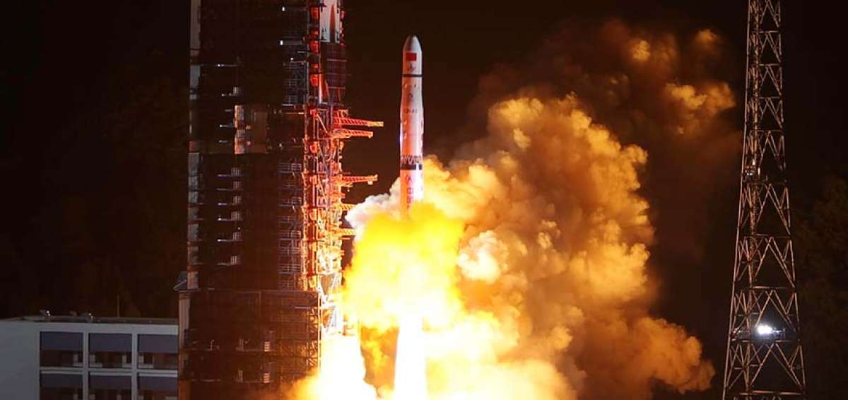 El sat&eacute;lite estuvo impulsado hasta la &oacute;rbita gracias a la potencia de los cohetes Long March-4C y parti&oacute; desde el Centro de Lanzamiento Xichang.