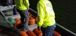 Localizan lancha en Esmeraldas con 26 cilindros de gas