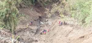 Tres personas muertas y tres desaparecidas deja deslave en Bol&iacute;var