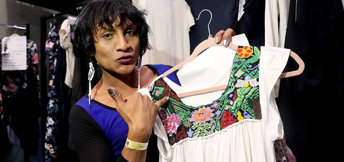 Roxana Panchi lidera el grupo de ind&iacute;genas transg&eacute;nero de la comunidad Embera que trabaja con Laura Laurens.