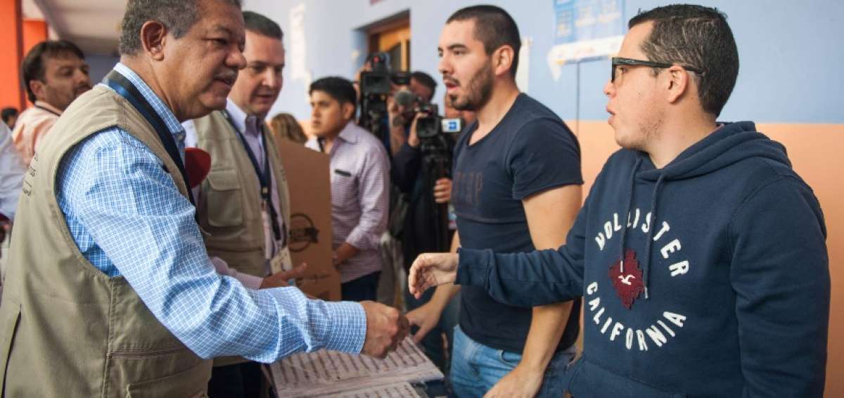 Observadores de la OEA visitaron colegio Benalc&aacute;zar