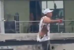 Menor pierde una mano tras manipular explosivo en el sur de Guayaquil.