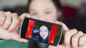 Los ni&ntilde;os comparten sus fotos en una red segura