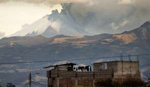 La actividad interna del volc&aacute;n sigue siendo alta y la superficial moderada. Foto: AFP