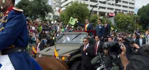 Ciudadanos se despidieron de Correa en recorrido hacia la Asamblea
