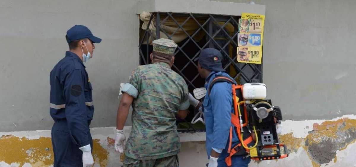 En varias casas, los militares y personal del MSP se encontraron con la negativa de parte de los moradores.